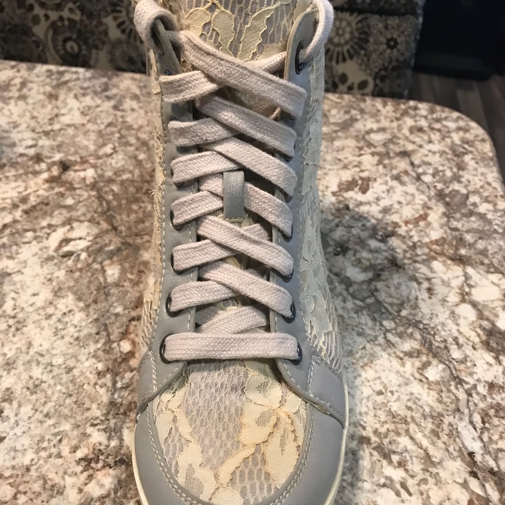 Heeled sneakers